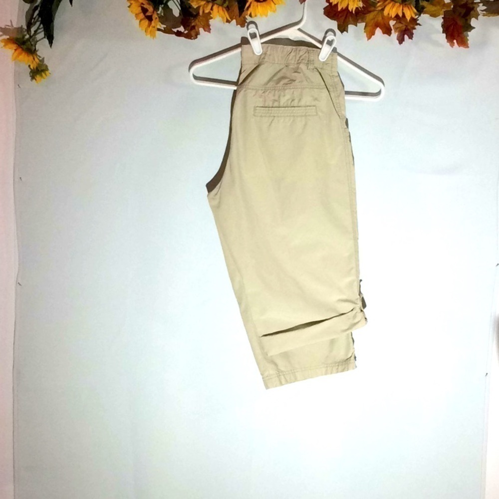 𝅺Columbia Short Hiking Pants, Size 12, Light Tan. - Picture 2 of 5